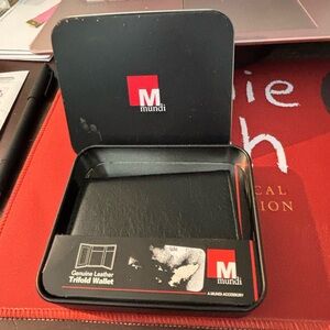 Mundi Black Trifold wallet